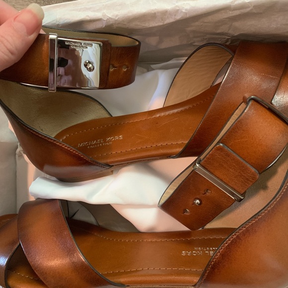 SOLD - Picture 3 of 4